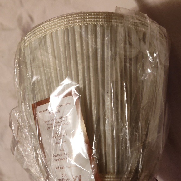 Lamp shade (small clip on bulb design) by Royal Designs - Picture 5 of 5